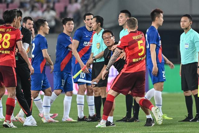 英超BIG6加大力度挖人，中下游球队面临困境